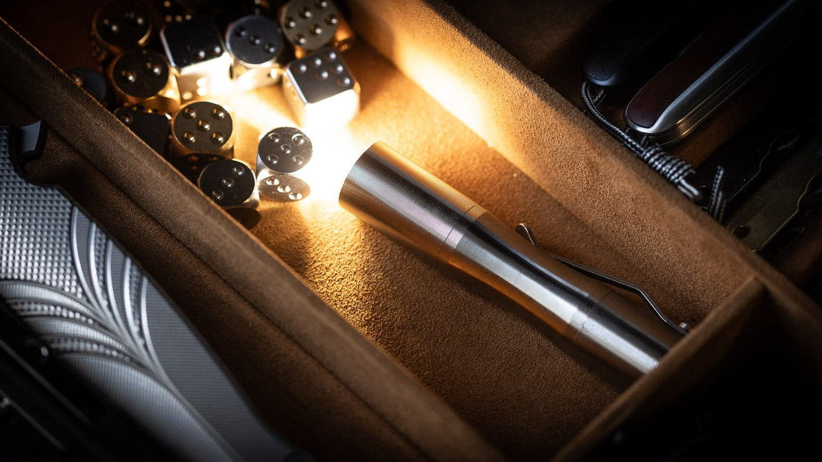 The Best Flashlight for Everyday Carry - Last Manner
