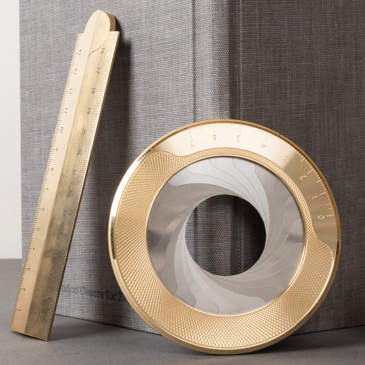 Makers Cabinet Brass & Steel Aperture Drawing Compass - Iris - Tools | Last Manner