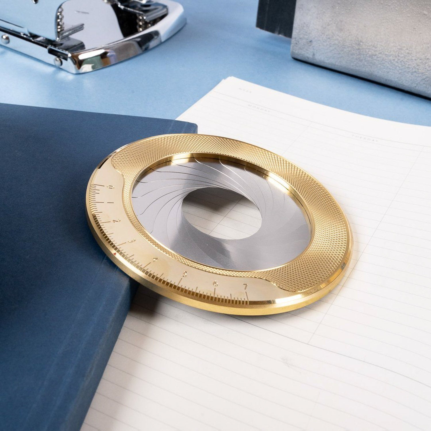 Makers Cabinet Brass & Steel Aperture Drawing Compass - Iris - Tools | Last Manner